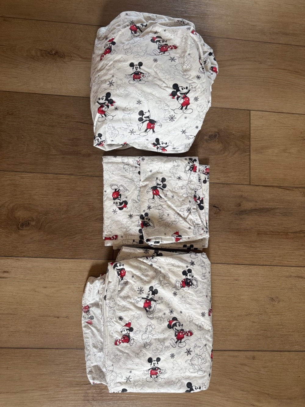 VGUC Pottery Barn Mickey Mouse Winter Holiday Queen Organic Cotton Bedding Set